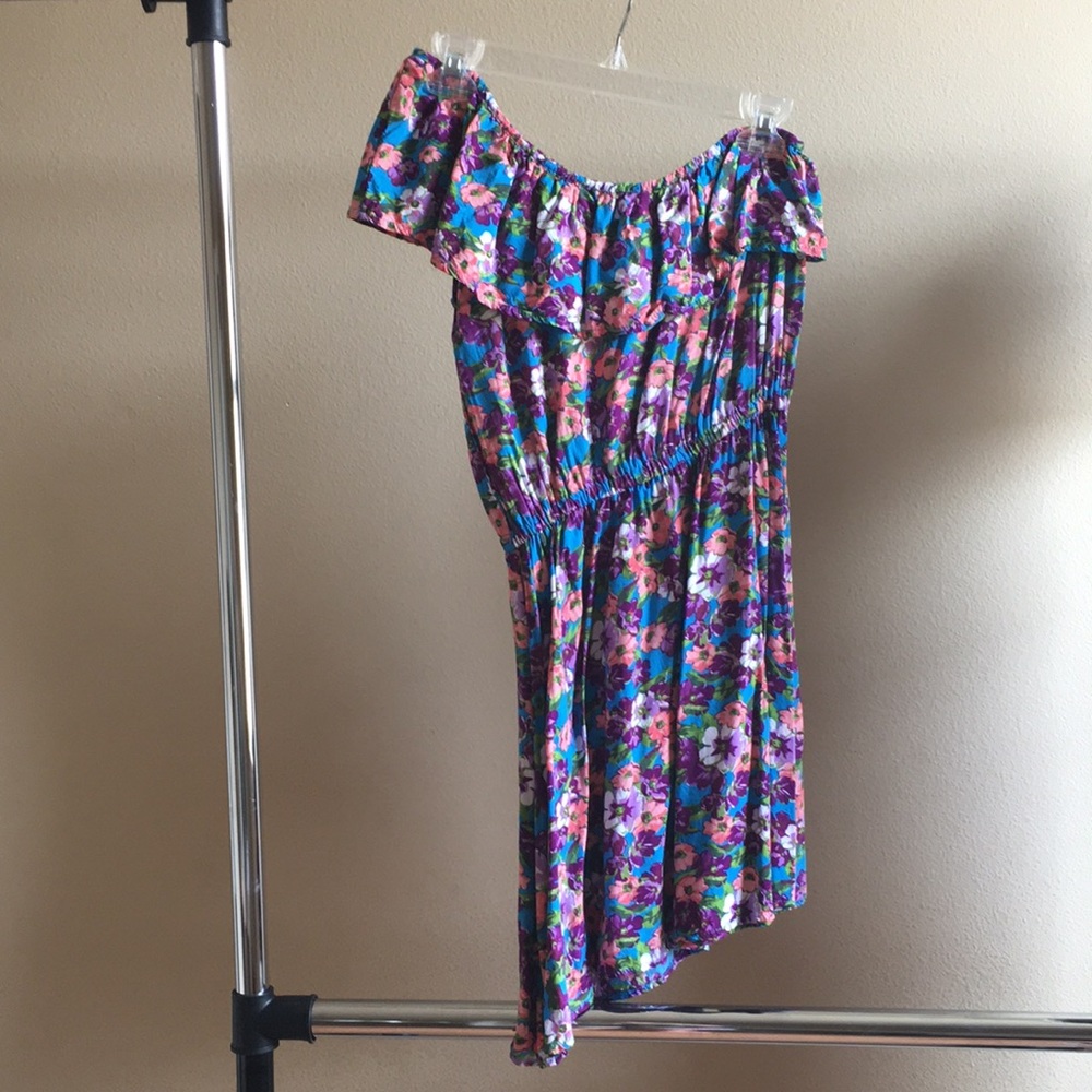 Cute, vibrant floral dress
